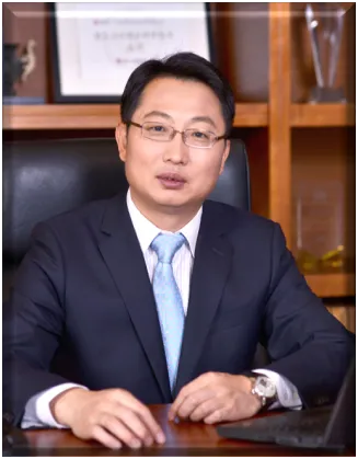 薄伟康 — 党委书记、执行董事、总经理