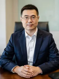 向晓晨 — 党委委员、财务总监